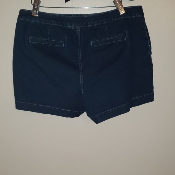 Jennifer Lopez Jean Shorts - Picture 3 of 3